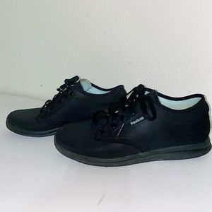 black reebok shoes comfortable women's size 6